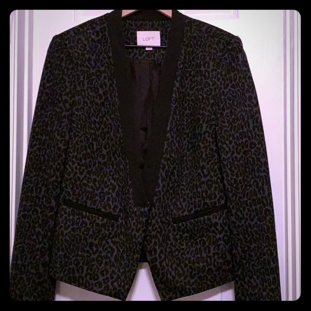Black leopard one button blazer